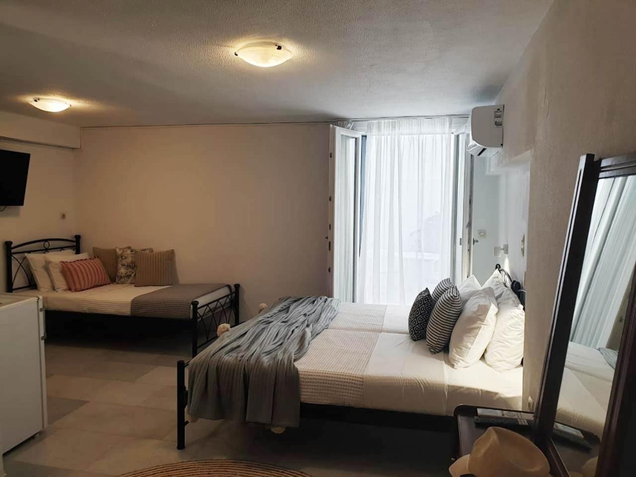 Anemos Town Apartment Naxos City ภายนอก รูปภาพ